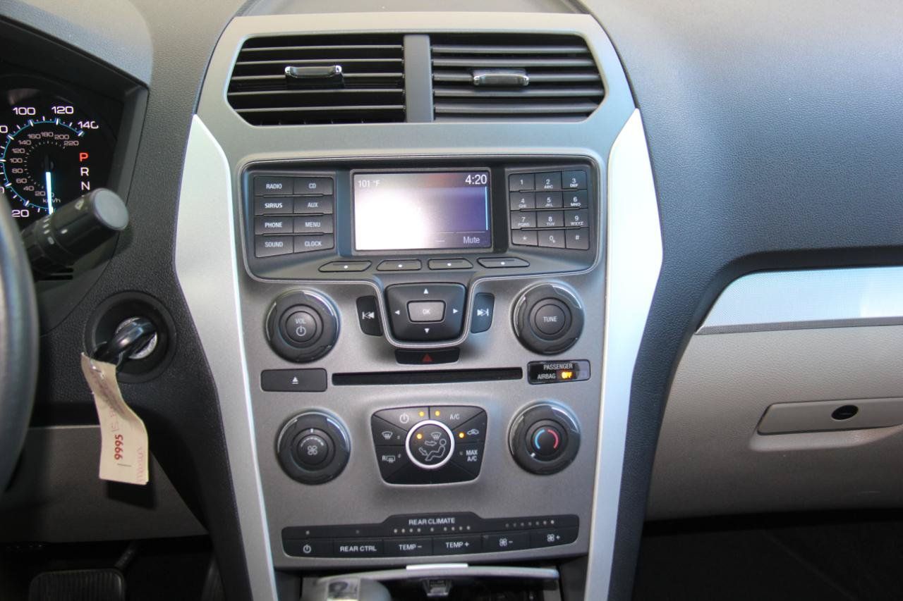 Used 2015 Ford Explorer XLT FWD image 15