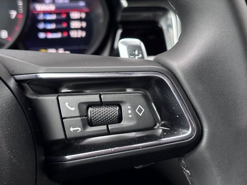 Certified 2026 Porsche Macan image 16