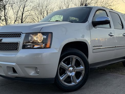 Used 2012 Chevrolet Suburban LTZ image 10