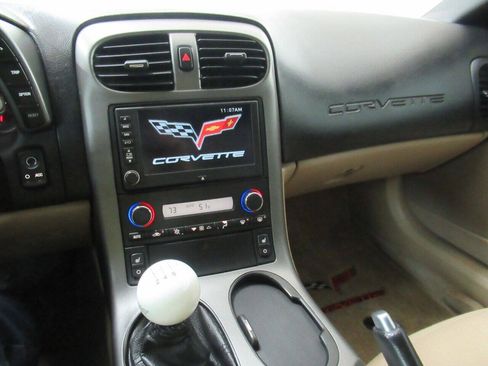 Used 2006 Chevrolet Corvette Convertible w/ Preferred Equipment Group RWD image 15