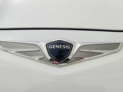 Used 2022 Genesis G70 3.3T image 16