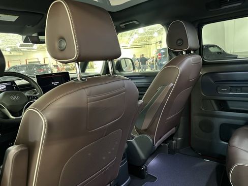 New 2025 Volkswagen ID. Buzz Pro S Plus image 19