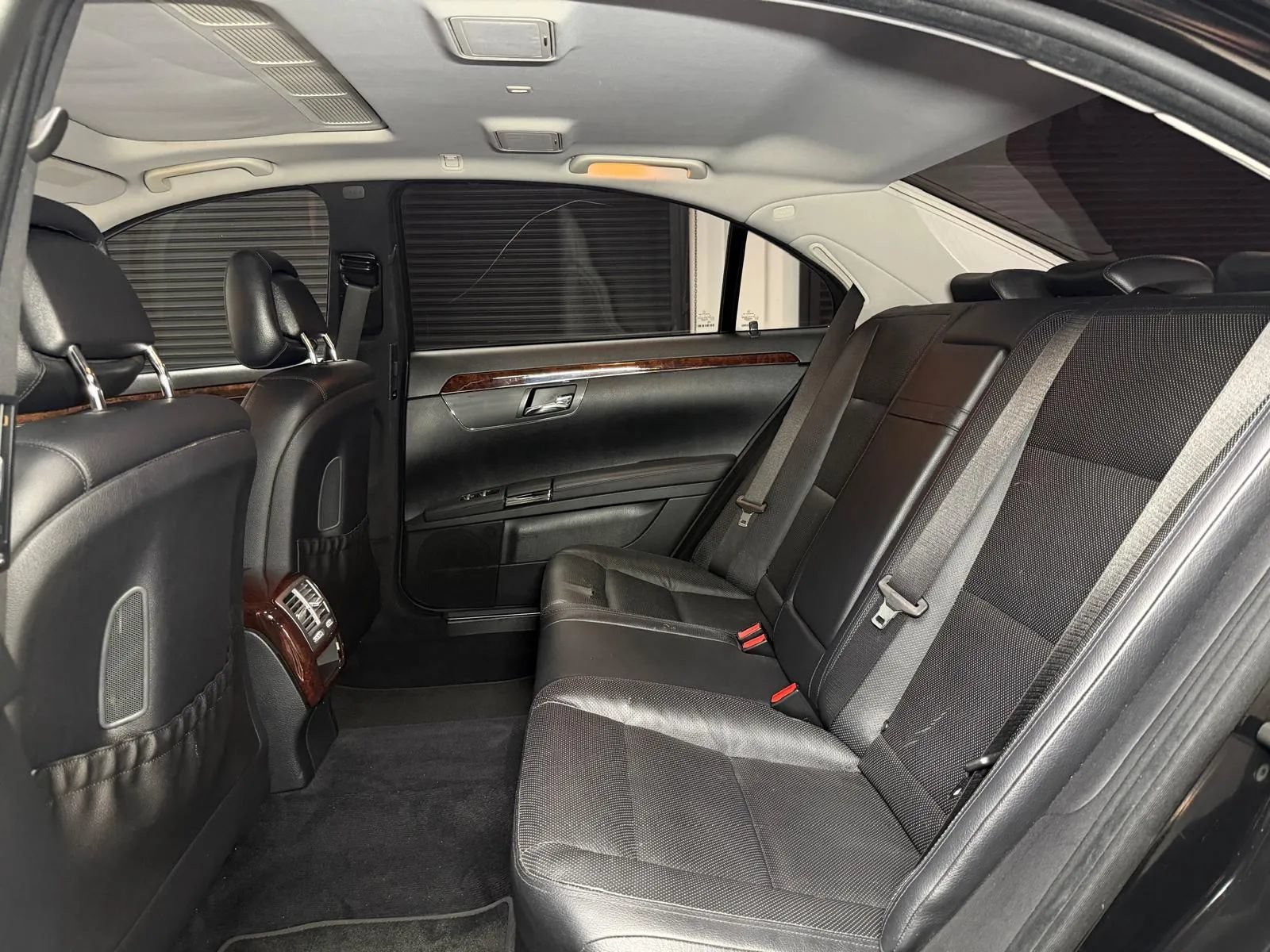 Used 2010 Mercedes-Benz S 550 4MATIC image 17