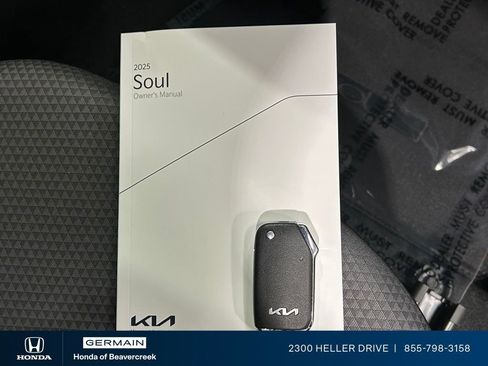 Used 2025 Kia Soul LX w/ LX Technology Package FWD image 30