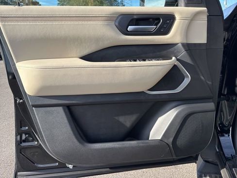 New 2026 Nissan Armada Platinum image 32