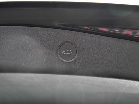 Used 2023 Tesla Model 3 Standard Range image 38