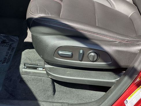 Used 2023 Chevrolet Traverse RS image 15