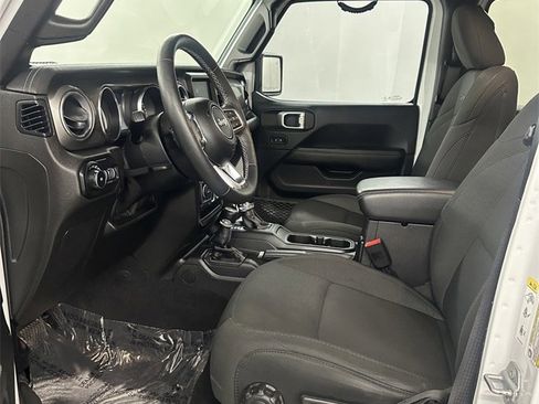 Used 2019 Jeep Wrangler Unlimited Sahara w/ Dual Top Group image 10