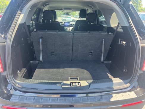 Certified 2021 Ford Explorer XLT w/ Equipment Group 202A AWD/4WD image 6