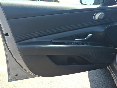 Certified 2023 Hyundai Elantra Limited FWD image 23