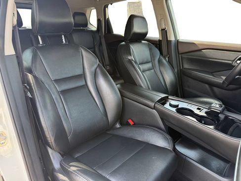 Used 2021 Nissan Rogue SL AWD/4WD image 15