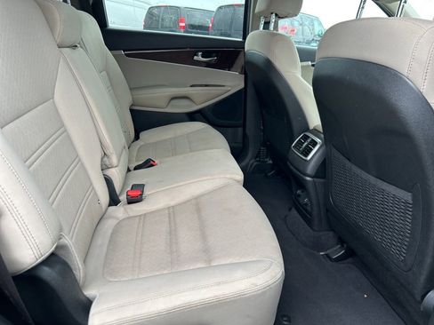 Used 2018 Kia Sorento AWD image 20