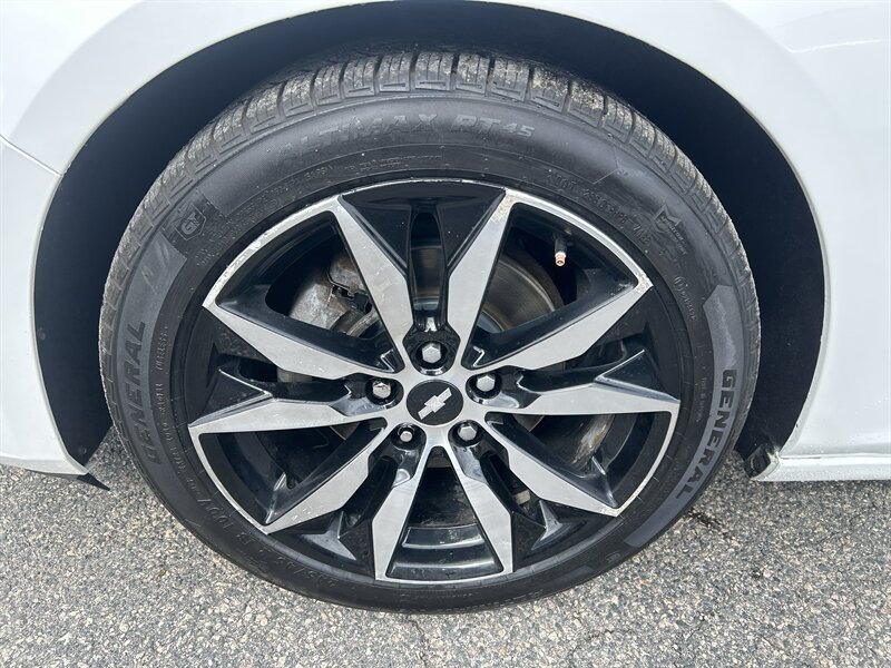 Used 2018 Chevrolet Malibu LT FWD image 7