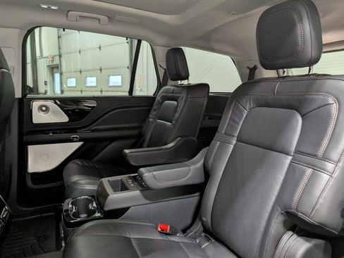 Used 2025 Lincoln Aviator Reserve w/ Equipment Group 201A image 16