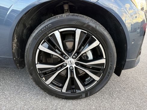 Used 2024 Volvo XC60 B5 Plus image 13