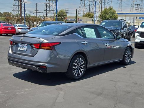 Used 2023 Nissan Altima 2.5 SV FWD image 29