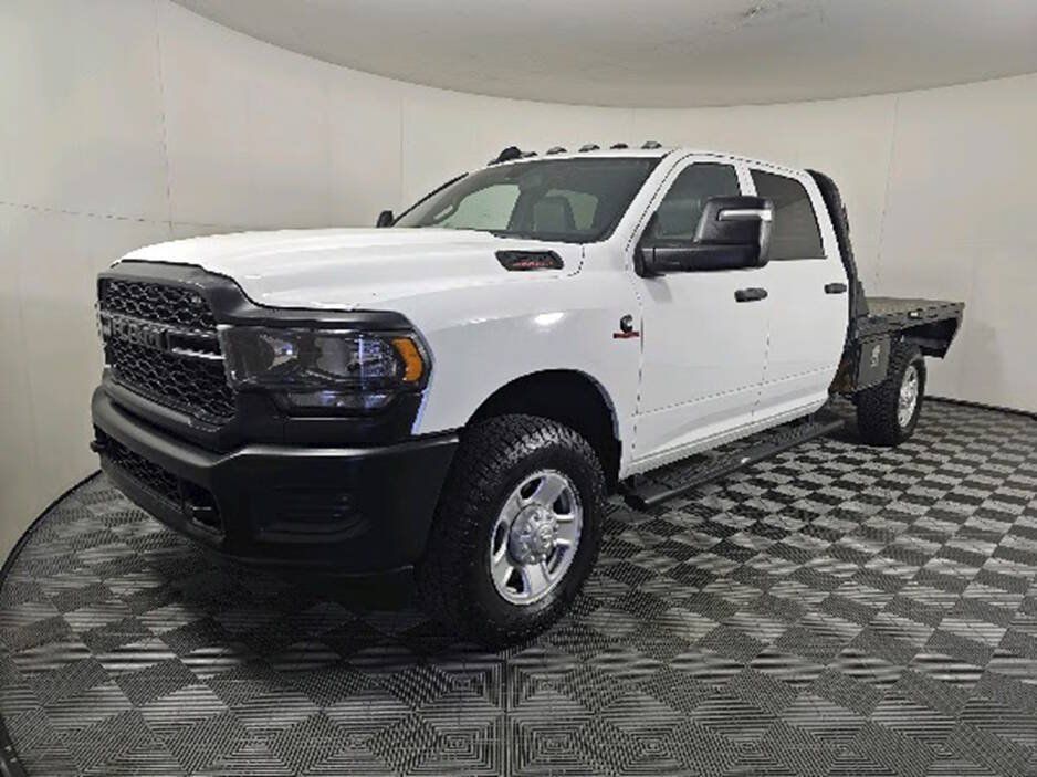 Used 2024 RAM 2500 Tradesman w/ Snow Chief Group AWD/4WD image 5
