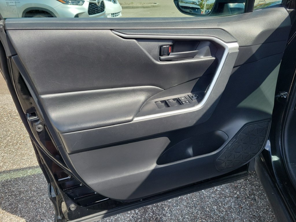 Used 2024 Toyota RAV4 LE AWD/4WD image 14