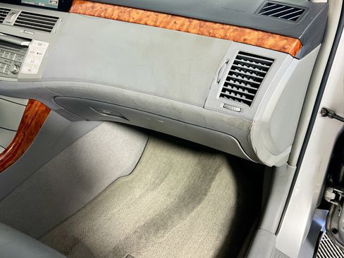 Used 2005 Toyota Avalon XLS image 34