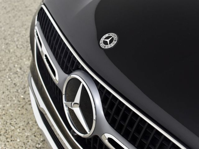 Certified 2025 Mercedes-Benz GLC 300 image 9