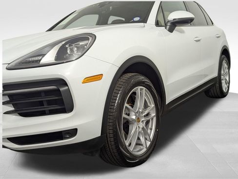 Used 2022 Porsche Cayenne AWD/4WD image 56
