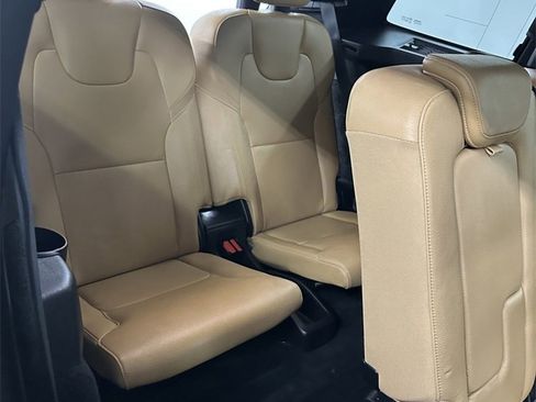 Used 2018 Volvo XC90 T6 Momentum w/ Convenience Package image 32