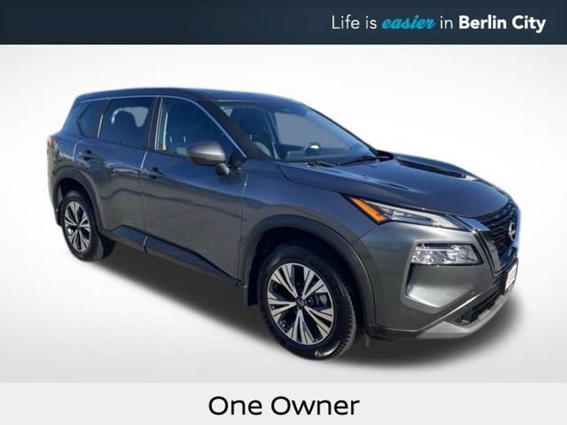 Certified 2023 Nissan Rogue SV image 1