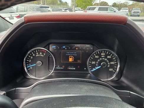 Used 2018 Ford F150 Platinum w/ Equipment Group 701A Luxury image 15