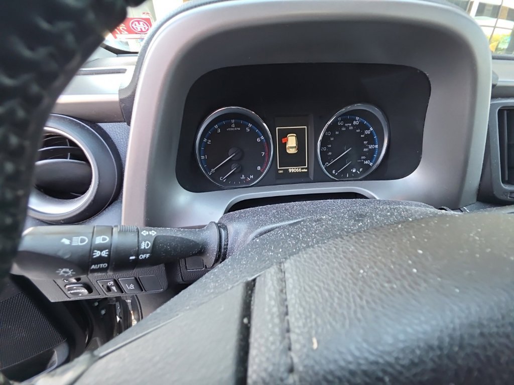 Used 2016 Toyota RAV4 Limited FWD image 11