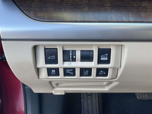 Used 2018 Subaru Outback 2.5i Limited image 18