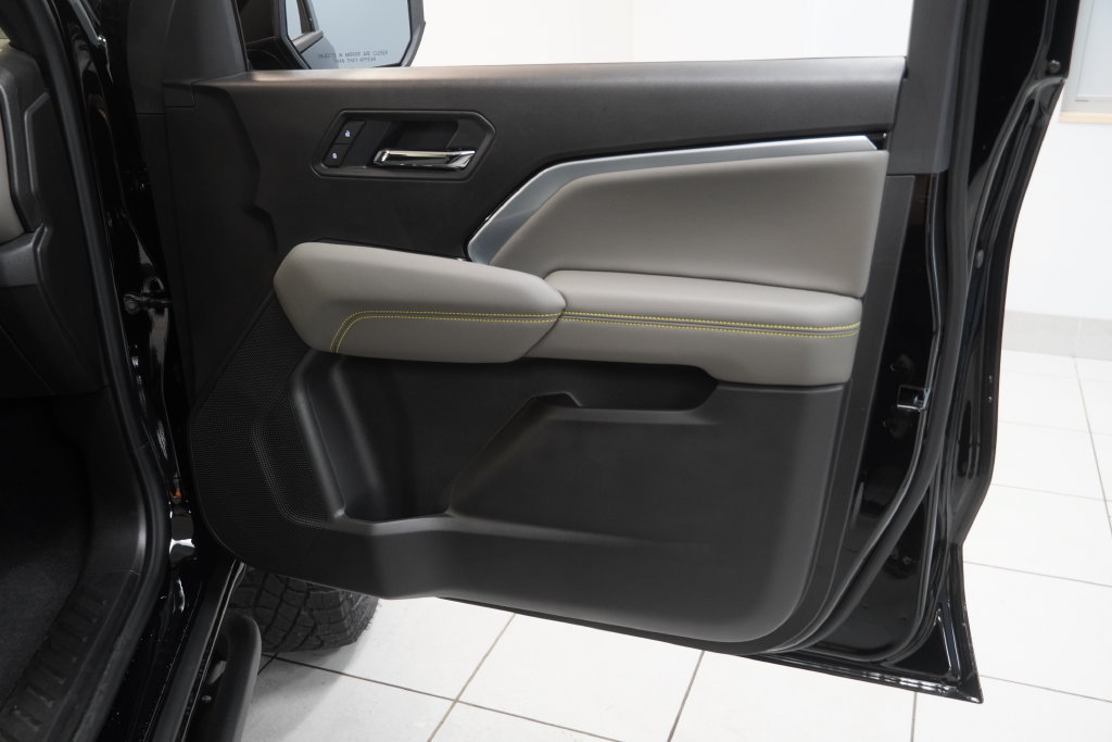 New 2026 Chevrolet Colorado ZR2 w/ Technology Package AWD/4WD image 26