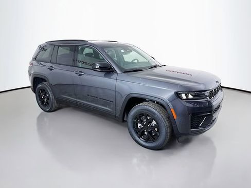 New 2026 Jeep Grand Cherokee Laredo image 1