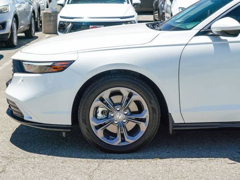 Used 2025 Honda Accord EX-L image 9