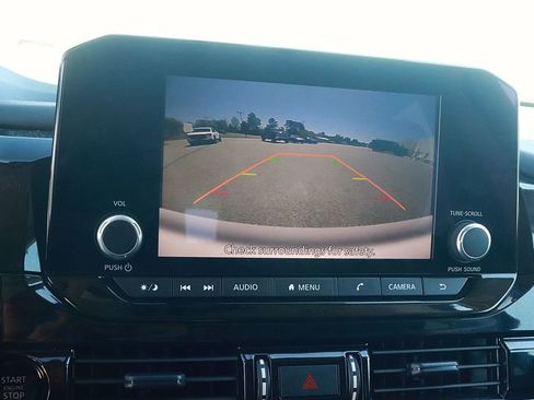 Used 2025 Nissan Pathfinder SV AWD/4WD image 28