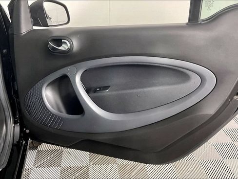Used 2019 smart fortwo electric drive w/ Sport Package RWD image 14