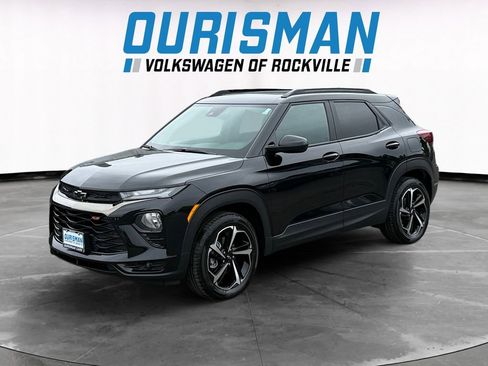 Used 2023 Chevrolet TrailBlazer RS w/ Sun and Liftgate Package AWD/4WD image 2