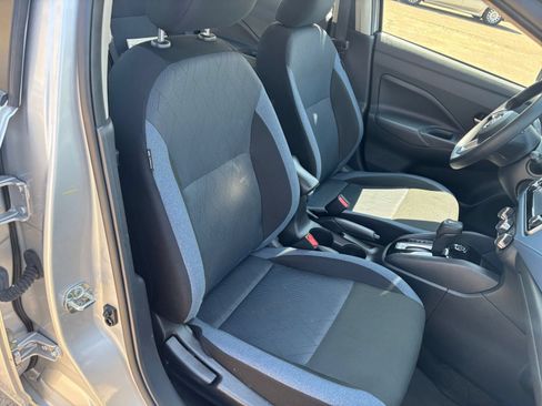 Used 2025 Nissan Versa SV FWD image 29