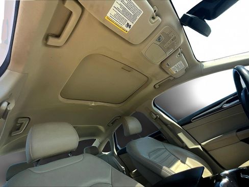 Used 2016 Ford Fusion SE w/ Equipment Group 202A image 29
