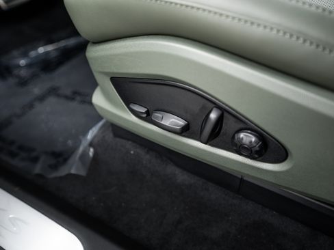 New 2025 Porsche Macan 4S Electric image 20