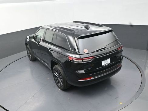 New 2026 Jeep Grand Cherokee Limited AWD/4WD image 15