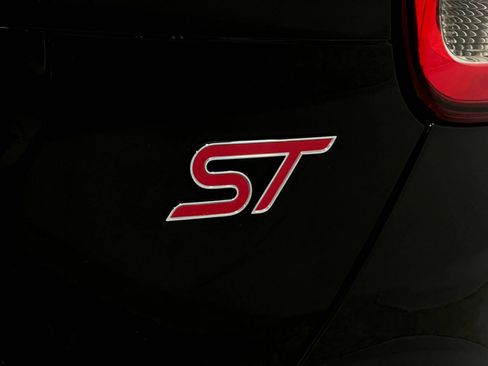 Used 2018 Ford Focus ST FWD image 40