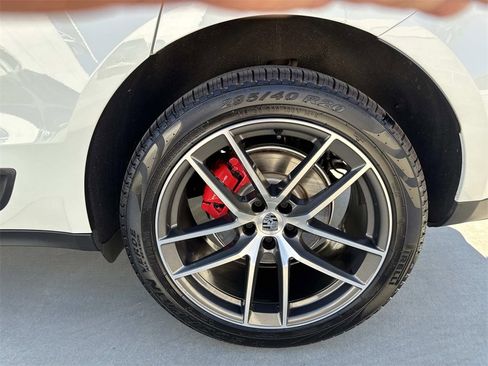 Used 2024 Porsche Macan S image 7