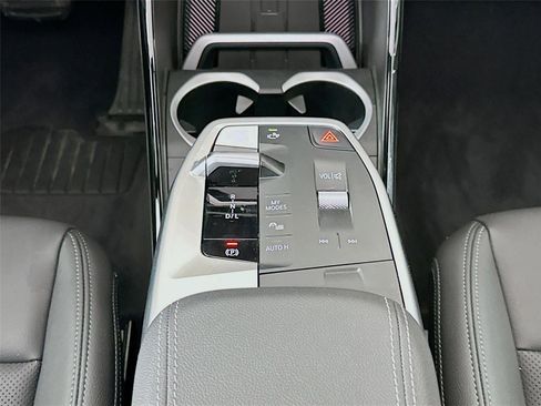 Certified 2023 BMW X1 xDrive28i w/ Convenience Package image 17