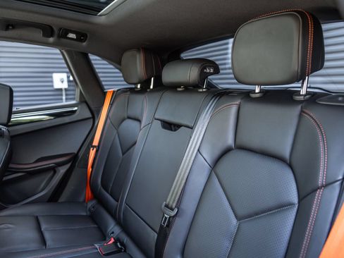 Certified 2026 Porsche Macan AWD/4WD image 16