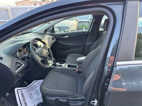 Used 2018 Chevrolet Cruze LT FWD image 9