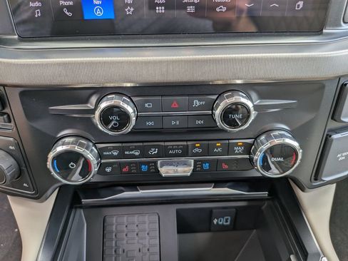 New 2026 Ford F350 Platinum w/ Platinum Plus Package AWD/4WD image 26