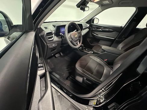 Used 2024 Chevrolet TrailBlazer LS FWD image 17
