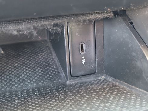 Used 2021 Volkswagen Golf 4-Door image 24