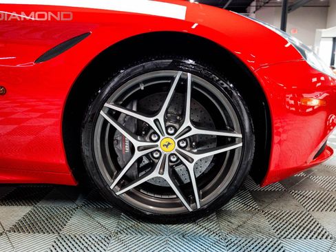 Used 2015 Ferrari California T image 47