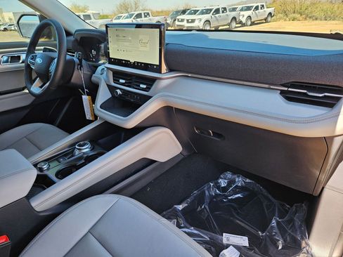 New 2026 Ford Explorer Active w/ Active Comfort Package image 32